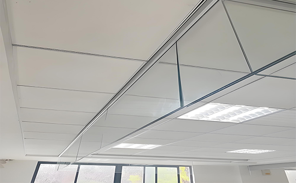 宁强玻璃挡烟垂壁