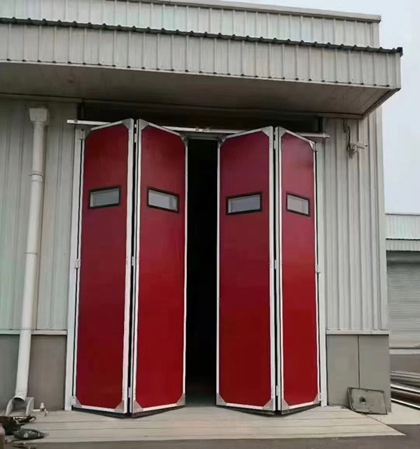 宁强工业折叠门在大型装配车间出入口的应用实例