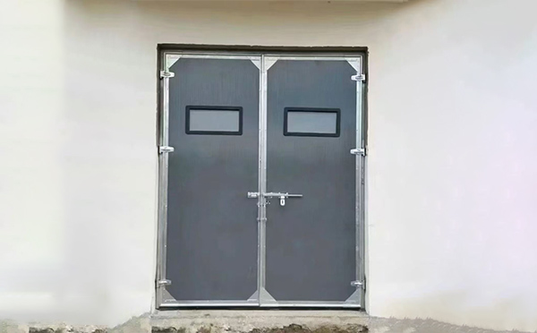 宁强工业门在高温作业区域的运行表现