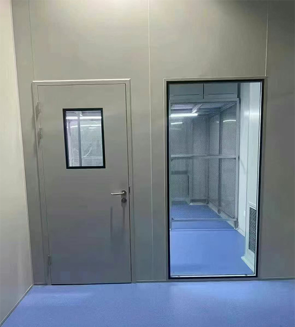 学校教学楼完成宁强防火门标准化安装